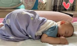 Ba lợi ích chính của việc 'nằm sấp' có thể nhìn thấy bằng mắt thường, cha mẹ nên biết cách ngủ sấp đúng cách