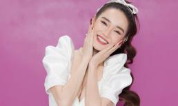 Nhã Phương che chắn vẫn lộ vòng 1 khủng đến nghẹt thở dù suốt ngày bị chê body gầy tong teo 