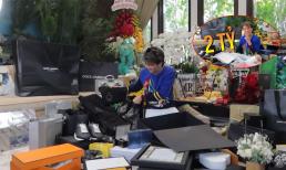 Clip 'đập hộp' sinh nhật của Đàm Vĩnh Hưng: 2 tỷ tiền mặt và hàng loạt đồ hiệu đếm không 'xuể'