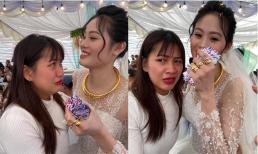 Bạn thân ôm cô dâu khóc như mưa ở đám cưới khiến dân mạng vừa thương vừa buồn cười