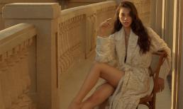 Hoa hậu Tiểu Vy tung loạt ảnh mới diện váy áo hững hờ, gợi cảm