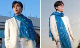 Lấy lại phong độ nhan sắc nhưng Lee Min Ho gây khó hiểu vì đeo chiếc khăn chẳng khác nào tấm rèm cửa