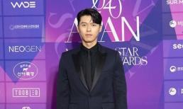 Hyun Bin điển trai ngời ngời trên thảm đỏ lễ trao giải APAN Star Awards nhưng không sánh đôi với Son Ye Jin