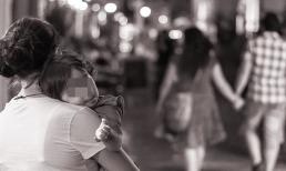 Bị mẹ chồng đối xử tệ, nửa đêm cô gái bế con đến công ty tìm chồng nhưng phát hiện chuyện 'động trời'