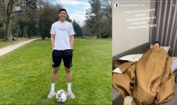 Ngủ 'chực' ở nhà Hà Đức Chinh, Văn Hậu bị cho nằm sofa nhưng khổ sợ vì chân quá dài