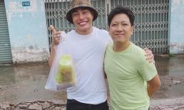 Trường Giang lái xe về thăm và tặng quà cho Lê Dương Bảo lâm, hình ảnh đời thường của nam danh hài gây sốt