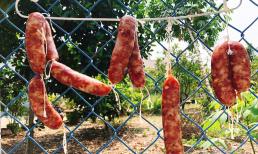 Làm lạp xưởng nhưng ăn lại giống nem chua, cô gái cầu cứu dân mạng chỉ ra lỗi sai