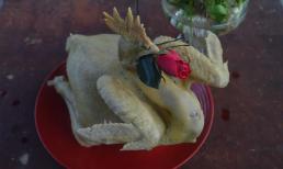 'Mẹ đảm' bật mí cách buộc và luộc gà cúng Giao thừa nhưng vẫn bị nhắc nhở một số chi tiết chưa hợp lý