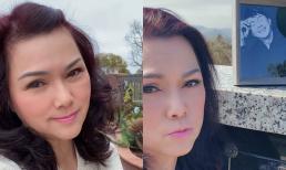 Ca sĩ Phương Loan đến thăm mộ cố nghệ sĩ Chí Tài ngày đầu năm mới: 'Em đến thăm anh'