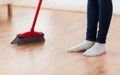 Tại sao lại kiêng quét nhà ngày Tết? Điều này có nên hay không?