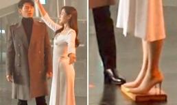 Phát hiện ra vật đặc biệt dưới chân Son Ye Jin nhưng biểu cảm của Hyun Bin mới đáng nói 