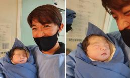 Tài tử 'Ước mơ vươn tới một ngôi sao' chính thức lên chức bố lần thứ hai, khoe luôn ảnh quý tử mới chào đời
