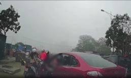 Đạp nhầm chân ga, nữ tài xế gây họa đúng ngày Quốc tế Phụ nữ 8/3