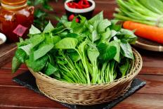 Đừng chỉ chăm chăm uống sữa, 4 loại thực phẩm này sẽ giúp xương của bạn “chắc khỏe” hơn