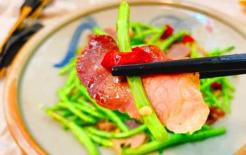 Thịt ba chỉ sau khi rửa xong không được chiên trực tiếp, thiếu 2 bước là thịt rất cứng và không thơm