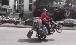 Đam mê làm 'quái xế' nhưng lại phải đi ship nước, nam thanh niên khiến người đi đường xanh mặt