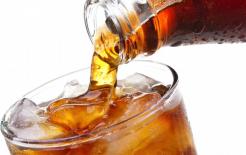 Uống cola thường xuyên giúp ngăn ngừa sỏi thận? Hãy xem các chuyên gia nói gì