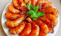 Tôm kho tộ ngon nức mũi, đầu bếp hướng dẫn bạn cách giúp tôm giòn bên ngoài và mềm bên trong