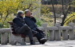 Lời khuyên của người xưa: 'Đặt ba thứ trên đầu giường để hút của cải và rước tài', đó là ba điều nào? Bạn có nó ở đầu giường chưa?