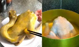 Luộc gà ai cũng biết, nhưng làm sao để gà ngọt đậm đà không bị nứt da thì tuyệt đối đừng nên bỏ qua mẹo dưới đây 
