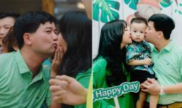 Ca sĩ Minh Chuyên và chồng đại gia vô tư 'khóa môi' trong tiệc sinh nhật con trai