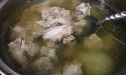 Hầm xương heo tưởng đơn giản nhưng không phải ai cũng biết mẹo để hết mùi hôi, nhanh nhừ, nước ngọt và trong