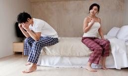 Nghe thấy tiếng cãi nhau trong phòng anh chị, cả nhà hốt hoảng chạy đến xem để rồi ngơ ngác với cảnh tượng trước mặt