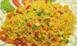 Rang cơm ai cũng biết nhưng nắm được mẹo này thì cơm vàng giòn tách hạt lại thơm ngon