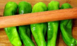 Đừng xào ớt xanh với thịt nữa, nấu cùng thứ này, ăn ngon hơn cả thịt