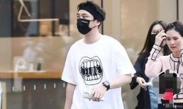 Thiếu gia giàu nhất Trung Quốc đi mua sắm với 4 cô gái, ai cũng 'mây thua tóc, tuyết nhường da'