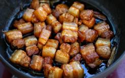 Chiên màu đường, nên dùng đường phèn hay đường trắng? Cách chính xác cuối cùng đã có ở đây