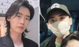 Chán hình ảnh nữ tính, mỹ nam Lee Jong Suk cắt phăng mái tóc dài thướt tha