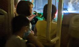 Ba mẹ con đi xe chất lượng 5 sao với giá 0 đồng lại còn được cho thêm tiền, lý do phía sau khiến các hành khách xúc động 