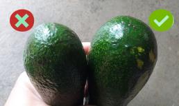 Mẹo đơn giản giúp phân biệt bơ còn non và đã già, ai là fan ruột của loại quả này đều nên biết!