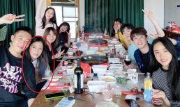 Triệu Vy lộ diện sau tin đồn mang thai lần 2 nhưng lại quyết giấu kín phần bụng 