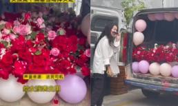 Thanh niên thuê chở hơn 500 bông hồng để tỏ tình nhưng lại nhận cái kết 'đắng'