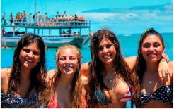 4 cô gái chạy xe xuống bãi biển ăn mừng dỡ bỏ lệnh cấm phong tỏa, 3 người chết và 1 người mất con trong tai nạn ô tô 