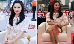 Trương Bá Chi lên đồ trẻ như gái 18 nhưng lại không may để lộ khuyết điểm ở chân 