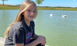 Chỉ một bức ảnh đơn giản bên hồ thiên nga, tiểu thư Harper Beckham khoe nhan sắc 'bừng sáng' 