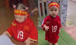 Cháu gái Quang Hải trổ tài 'tiên tri': Mặc áo đấu của chú, đầu buộc băng rôn Việt Nam nhưng lại chọn UAE