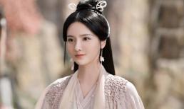 Cô được coi là 'nữ diễn viên phụ quyền lực nhất lịch sử', bỏ tiền mua đứt bản quyền biên kịch và tự phong mình là nữ diễn viên số một 