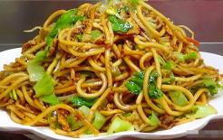 Nếu bạn muốn ăn mì xào, đừng ra ngoài mua. Hãy nhớ các bước làm mì xào này, ngon hơn cả ngoài quán