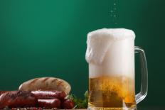 Mùa hè uống một chai bia mỗi ngày có hại cho sức khỏe không? 4 điều cần hiểu rõ khi uống bia
