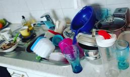 Vợ tối mắt đi làm khi về còn việc nhà chất đống, chồng chỉ nằm khểnh, nói ra thì nhận lại lời đáp: 'Giỏi thì mày đi làm kiếm tiền như tao xem?'