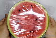 Mẹo bảo quản dưa hấu cắt dở bằng 'phương pháp hạ thổ', sau 7 ngày dưa vẫn tươi ngon