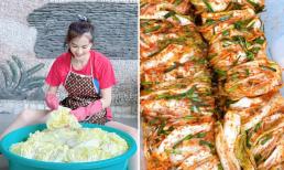 Người mẫu Anh Thư chia sẻ quy trình làm kim chi cải thảo Hàn Quốc
