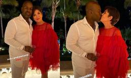 Mẹ của Kim Kardashian tình tứ khóa môi bạn trai kém 25 tuổi, đã lục tuần mà gu thời trang 'chặt chém' hơn cả con gái 