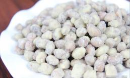 Đừng chỉ chiên ngập dầu đậu phộng, hãy thêm bước này để đậu phộng dẻo, giòn, ngọt và không bị ngấy