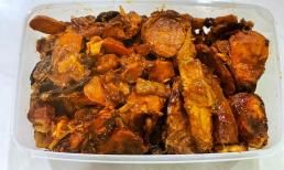 Cho thêm một nguyên liệu này khi nấu cá kho thịt, đảm bảo cá có màu sắc đẹp lại hết tanh 