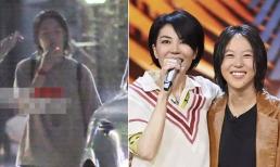 Con gái 'nổi loạn' của diva Vương Phi lộ ảnh phì phèo thuốc lá trên đường phố